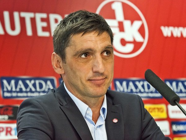 Dipecat Stuttgart, Tayfun Korkut Jadi Korban Pertama Keganasan Bundesliga