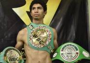 Rey Vargas Akan Pertahankan Gelar Desember