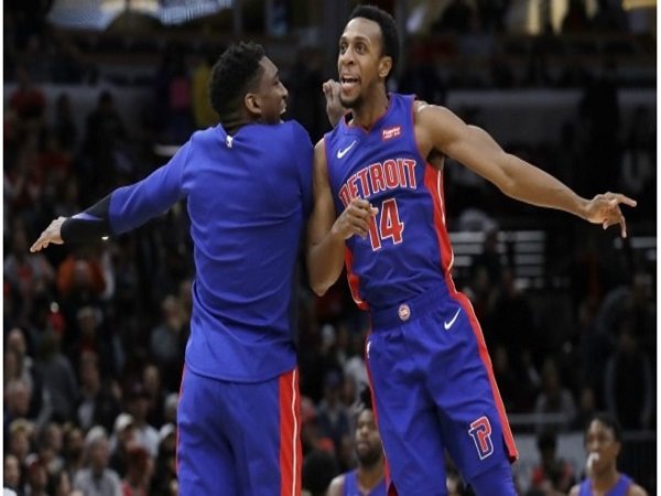 Lay Up Ish Smith Menangkan Pistons Atas Bulls