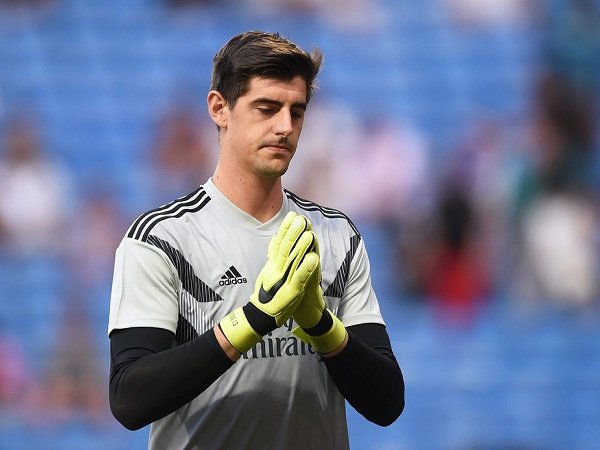 Courtois Cemaskan Rumor Kedatangan Conte dan Mourinho ke Real Madrid