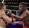 Taklukkan Derevyanchenko, Jacobs Sabet Juara Menengah IBF