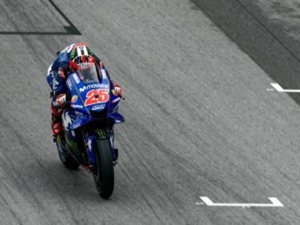 Walau Terjatuh di Sepang, Vinales Tetap Puji Rossi