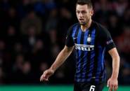 De Vrij Tegaskan Inter Tak Mau Main Aman di Markas Tottenham Hotspur