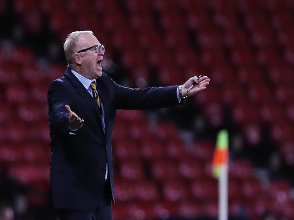 Pelan Tapi Pasti, Alex McLeish Menangkan Hati Fans Skotlandia