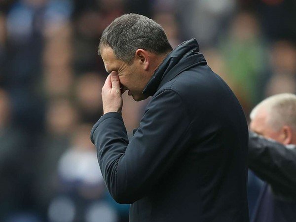 Reading Resmi Berpisah dengan Manajer Paul Clement