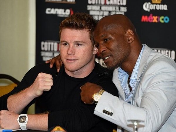 Hopkins: Charlo Pasti Berpikir Ulang untuk Hadapi Canelo