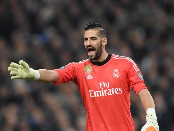 Tinggalkan Real Madrid, Kiko Casilla Resmi Gabung dengan Leeds United