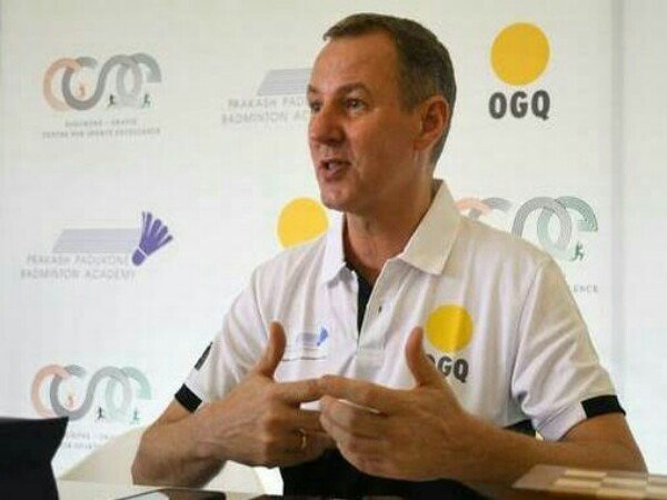 Morten Frost Terkesan Dengan Penampilan PV Sindhu Dan Saina Nehwal