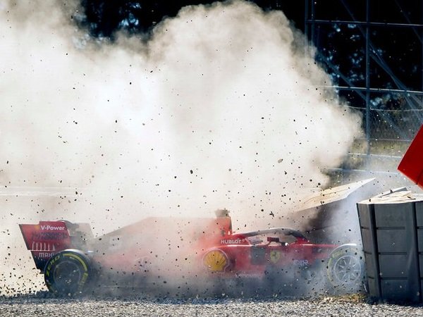 Ferrari Ungkap Penyebab Kecelakaan Sebastian Vettel