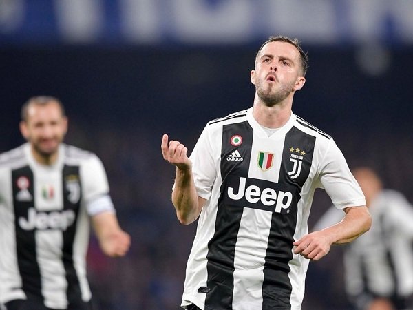 Allegri Akui Kartu Merah Pjanic Kontra Napoli Adalah Kesalahannya