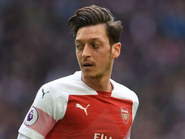 Kontrak Gendut Dinilai Bikin Ozil Jadi Masalah Bagi Arsenal