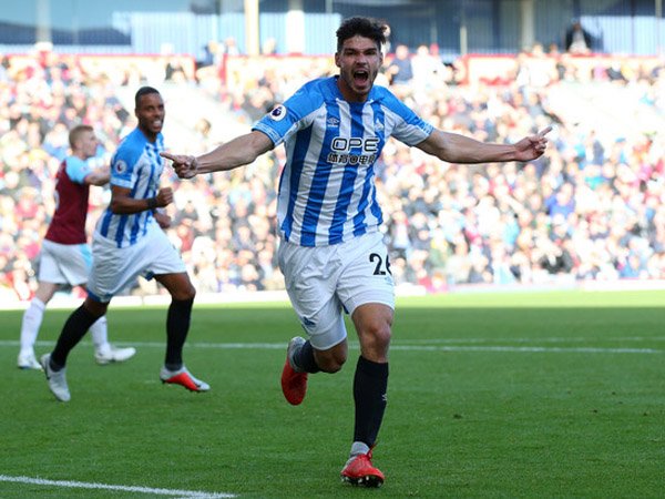 Huddersfield Tunjuk Christopher Schindler Sebagai Kapten