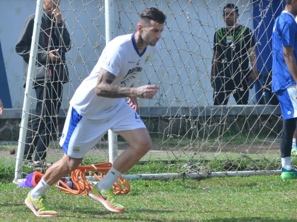 Maung Bandung Kebobolan 8 Gol Dalam 4 Laga, Malisic: Kurang Komunikasi