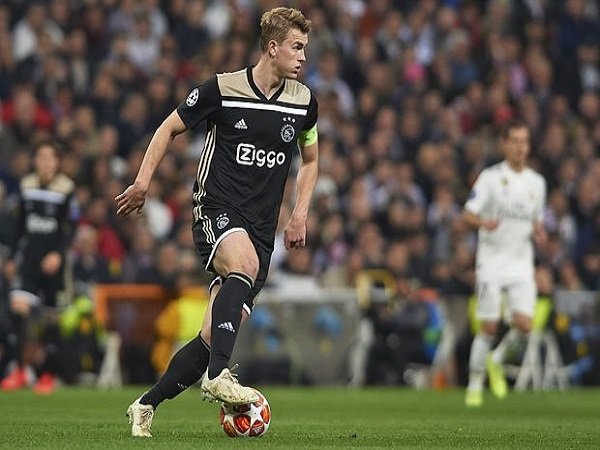 Barcelona Siap Berikan Penawaran Untuk Matthijs de Ligt