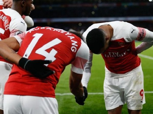 Sukses Eksekusi Penalti, Aubameyang Kirim Pesan Spesial untuk Lacazette