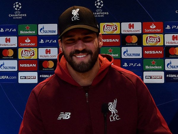 Liga Champions atau Liga Premier, Alisson: Saya Pilih Keduanya