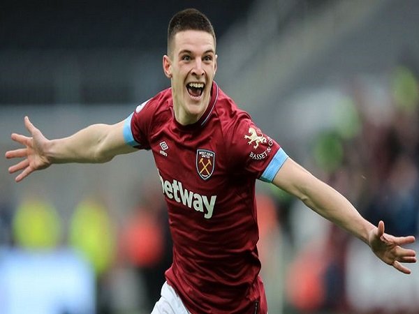 Declan Rice Pantas Jadi Suksesor Fernandinho