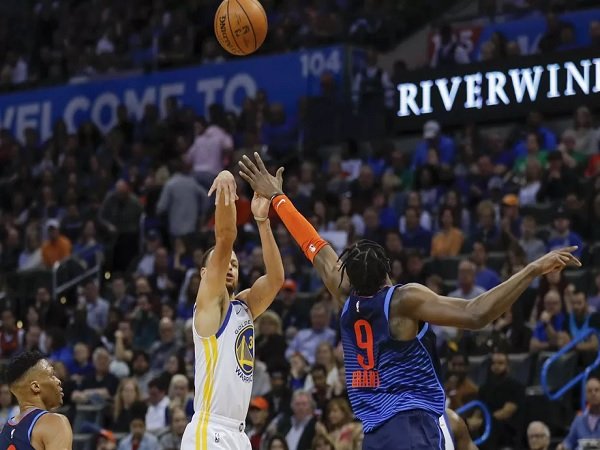 Tanpa Durant, Warriors Tetap Perkasa Saat Jumpa Thunder