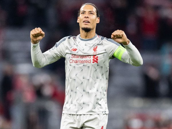 Wijnaldum Gambarkan Sosok Van Dijk Sebagai 'Pria yang Bahagia'