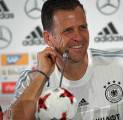 Diisi Pemain Muda, Bierhoff Peringatkan Pendukung Jerman