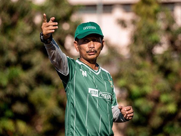 Kebobolan Empat Gol, Djanur Evaluasi Lini Pertahanan Persebaya