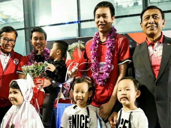 Tiba di Tanah Air, Ahsan/Hendra Disambut Meriah