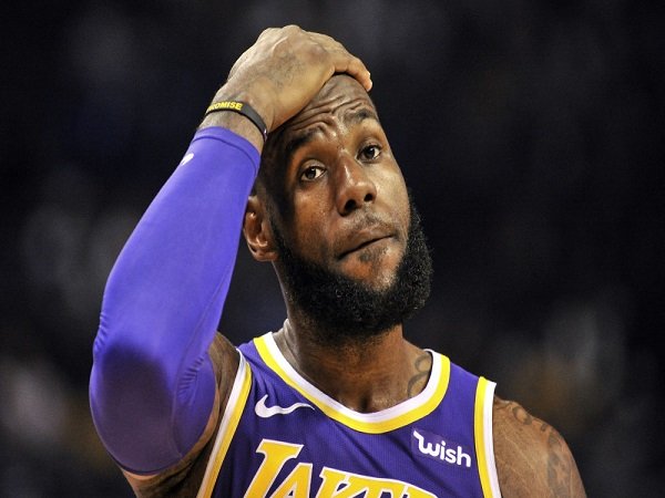 Cedera Lagi, Pertanda LeBron James Telah Termakan Usia?