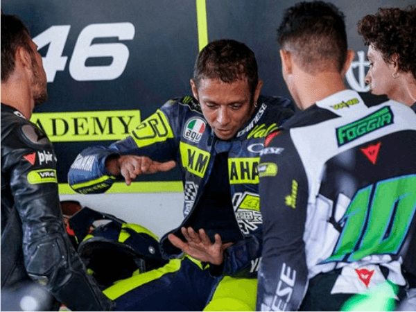 Sudah Ada Dua Penerus, Rossi Siap Pensiun dari MotoGP?