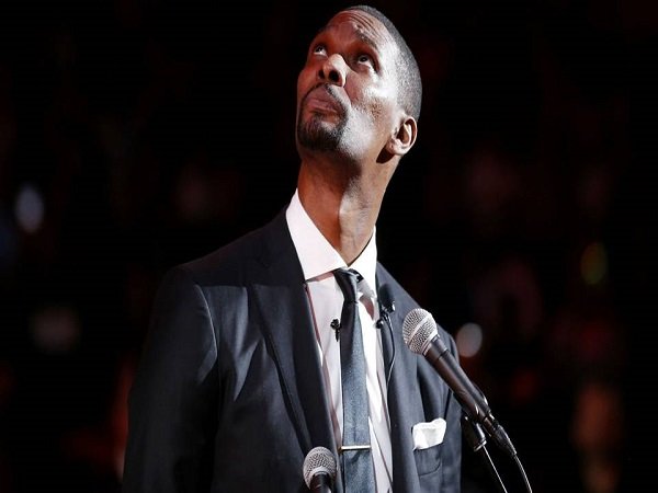 Miami Heat Resmi Pensiunkan Nomor Punggung Chris Bosh