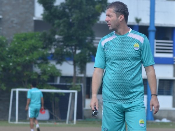 Radovic Ungkap Alasan Tak Bawa Semua Pemain TC di Batam