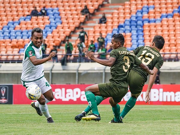 Kick Off Dimajukan, Djanur Pastikan Skuat Persebaya Tetap Siap