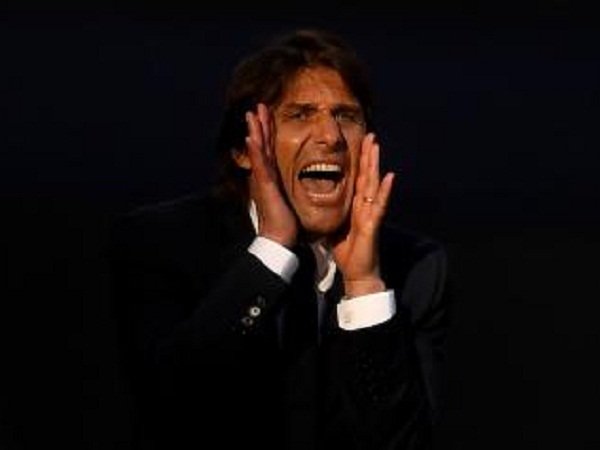 Milan Berpeluang Ancam Inter Buru Servis Antonio Conte