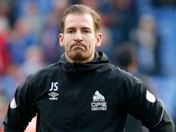 Terdegradasi, Pemilik Huddersfield Tetap Dukung Jan Siewert