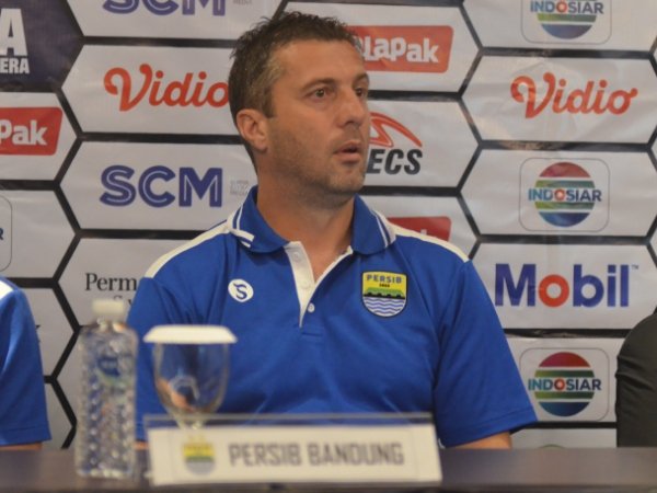 Radovic Sebut Persib Diuntungkan Main Tandang Dulu Lawan Borneo