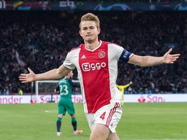 Barcelona Belum Sepakati Transfer De Ligt