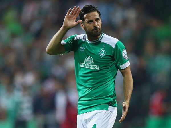 Claudio Pizarro Perpanjang Kontrak Satu Tahun di Werder Bremen