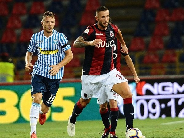 Bek Bologna Konfirmasi Ketertarikan 20 Juta Euro Milan | Liga Olahraga