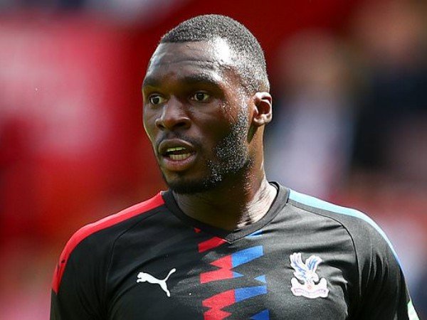 Palace Sodorkan Kontrak Baru untuk Benteke dan Tomkins