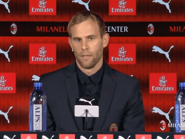 Milan Resmi Putus Kontrak Ivan Strinic