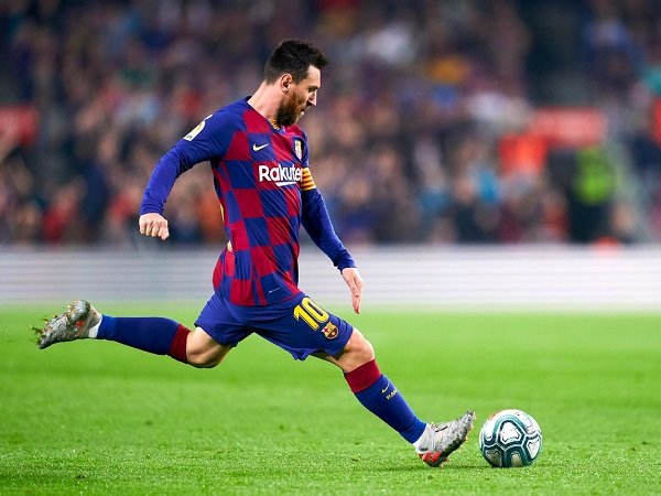 Gol Tendangan Bebas ke-50 Messi Bantu Barcelona Bantai Valladolid