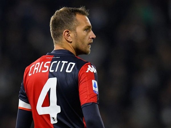 Tandang ke Meazza, Genoa Terancam Tampil Tanpa Domenico Criscito