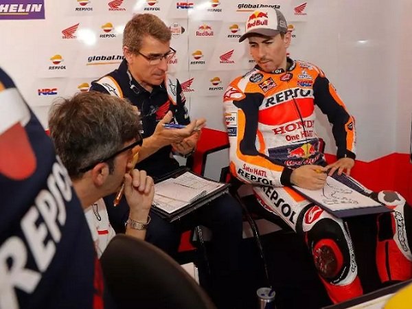 Crutchlow Pernah Peringatkan Honda Sebelum Datangkan Lorenzo