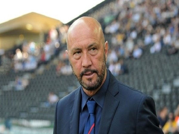 Pecat Maran, Cagliari Tunjuk Walter Zenga Sebagai Pelatih Baru