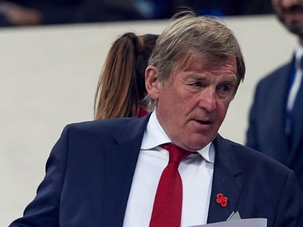 Sembuh dari Virus Corona, Kenny Dalglish Keluar dari Rumah Sakit