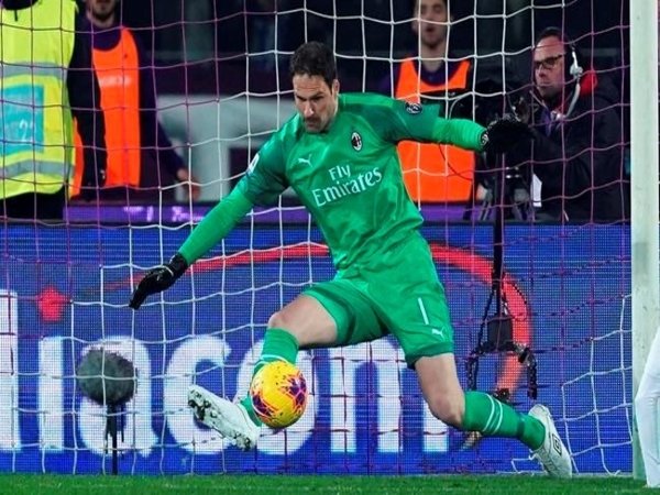 Begovic Ingin Bertahan di AC Milan