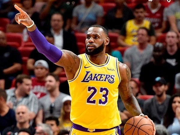 LeBron Bereaksi Terhadap Episode Terbaru The Last Dance | Liga Olahraga