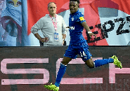 Diamuk Fans Schalke, Matondo Ungkap Motifnya Kenakan Jersey Dortmund