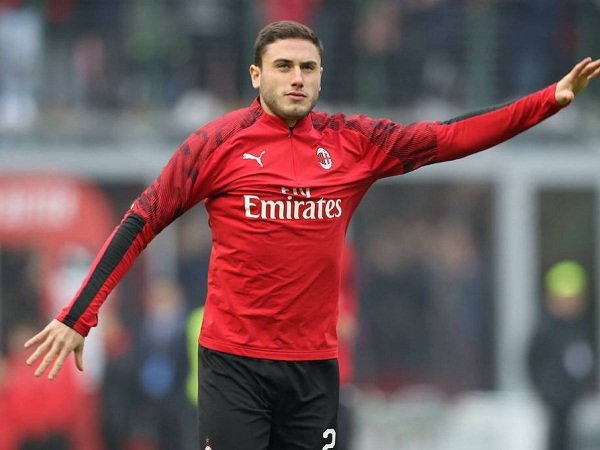 Milan dan Sevilla Kian Mesra, Calabria Bakal Susul Suso?