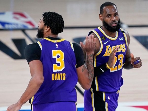 LeBron James Mengamuk, Lakers Ungguli Blazers 2-1