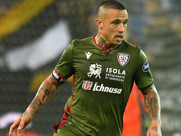 Cagliari Ingin Pertahankan Radja Nainggolan, Tapi ...